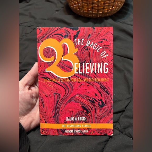 Assorted Book Collection - Picture 2 of 6